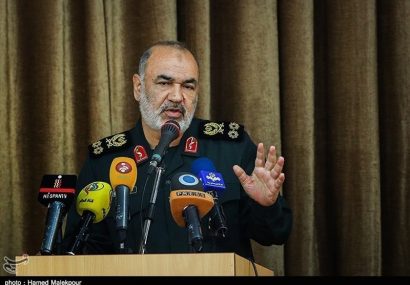 حنای آمریکا برای ملت ایران رنگی ندارد/غربگرایان داخلی می‌خواهند نسخه تسلیم ملت ایران را بنویسند
