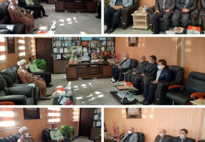 دیدار مدیرعامل شرکت پتروشیمی ایلام با فرمانده انتظامی استان دیدار مدیرعامل شرکت پتروشیمی ایلام با فرمانده انتظامی استان