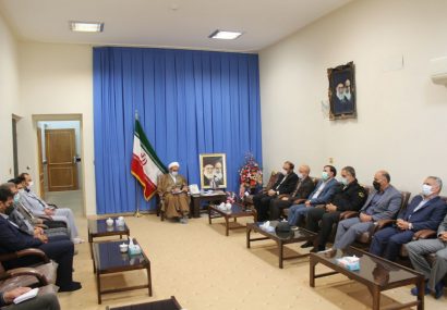 دیدار با نماینده ولی فقیه در استان و خانواده شهدا و ایثارگران اداره کل راه و شهرسازی استان ایلام