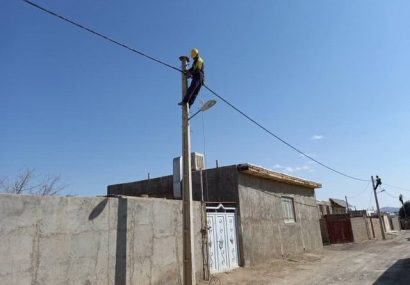 اصلاح و بهسازی شبکه برق ۱۱ روستای بخش صالح آباد شهرستان مهران
