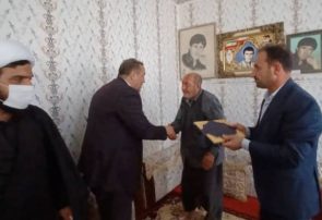 دیدار استاندار ایلام و مدیرکل بنیاد شهید و امور ایثارگران استان با خانواده های معظم شهدا دیدار استاندار ایلام و مدیرکل بنیاد شهید و امور ایثارگران استان با خانواده های معظم شهدا