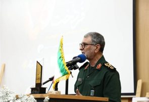 تلاش خبرنگاران در گرمای ۵۰ درجه مهران، جهاد رسانهای است تلاش خبرنگاران در گرمای ۵۰ درجه مهران، جهاد رسانهای است