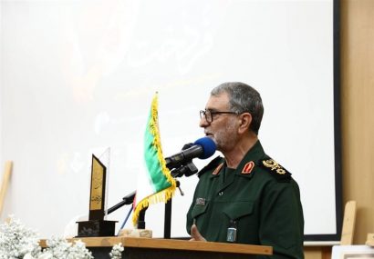 تلاش خبرنگاران در گرمای ۵۰ درجه مهران، جهاد رسانهای است تلاش خبرنگاران در گرمای ۵۰ درجه مهران، جهاد رسانهای است