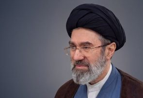 هر کار تفرقه انگیزی از هر فردی با هر جایگاهی در جهت مقصود دشمن است هر کار تفرقه انگیزی از هر فردی با هر جایگاهی در جهت مقصود دشمن است