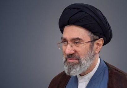 هر کار تفرقه انگیزی از هر فردی با هر جایگاهی در جهت مقصود دشمن است هر کار تفرقه انگیزی از هر فردی با هر جایگاهی در جهت مقصود دشمن است