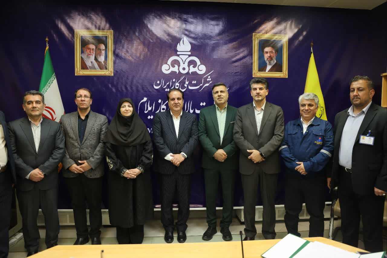 قدردانی معاون رئیس جمهور از اقدامات زیست محیطی پالایشگاه گاز ایلام؛ رویکرد دولت چهاردهم در قبال صنایع، تعاملی و حمایتی است قدردانی معاون رئیس جمهور از اقدامات زیست محیطی پالایشگاه گاز ایلام؛ رویکرد دولت چهاردهم در قبال صنایع، تعاملی و حمایتی است